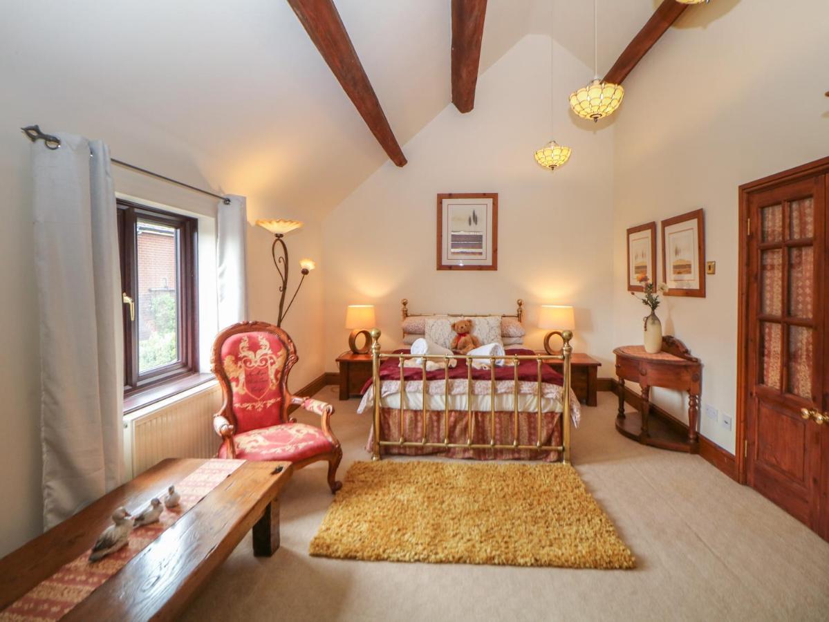 Villa The Haybarn à Lichfield Extérieur photo